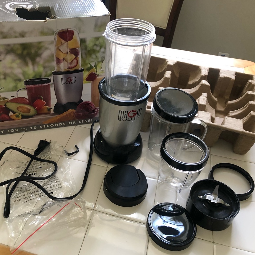 The original Magic Bullet Kitchen Assistant Blender & Mixer Set - Picture 6 of 16